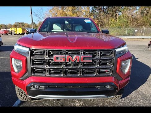 Used 2024 GMC Canyon AT4X AWD/4WD image 10