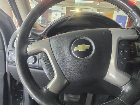 Used 2011 Chevrolet Avalanche LS image 20