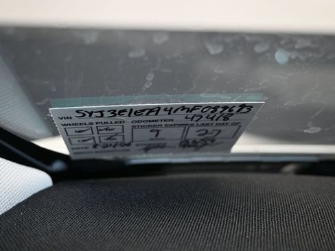Used 2021 Tesla Model 3 Standard Range Plus RWD image 9