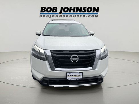 Used 2023 Nissan Pathfinder SL AWD/4WD image 8
