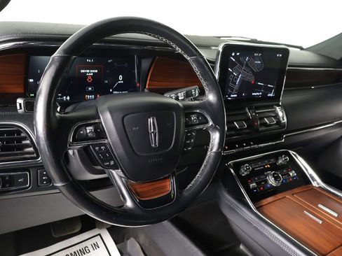 Used 2021 Lincoln Navigator L Reserve w/ Luxury Package AWD/4WD image 31