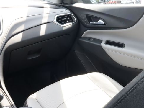 Used 2020 Chevrolet Equinox Premier AWD/4WD image 11