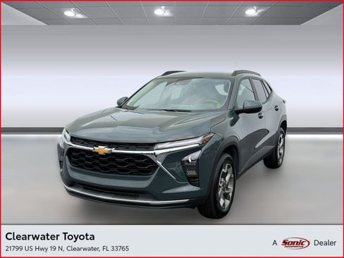 Used 2025 Chevrolet Trax LT w/ LT Convenience Package FWD image 1