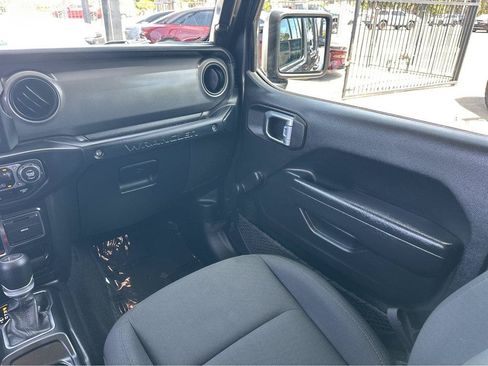 Used 2022 Jeep Wrangler Unlimited Sport AWD/4WD image 18