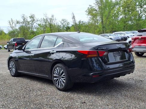 Used 2025 Nissan Altima 2.5 SV FWD image 7