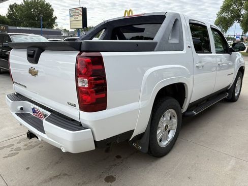 Used 2010 Chevrolet Avalanche LT w/ Luxury Package AWD/4WD image 6