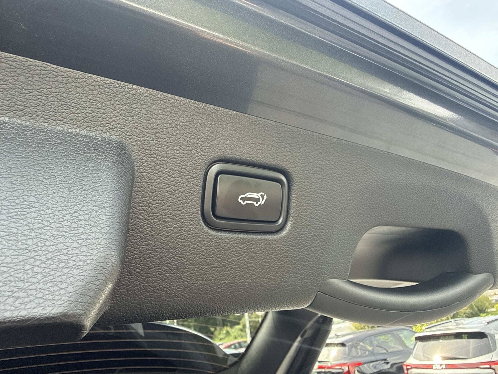 Used 2026 Kia Sportage EX FWD image 8
