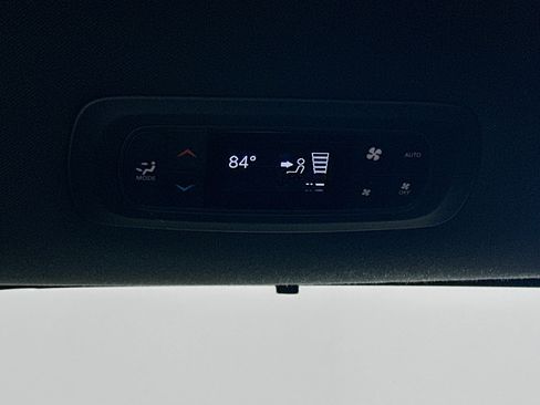 Used 2018 Chrysler Pacifica Touring-L w/ Premium Audio Group image 27