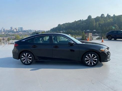Certified 2023 Honda Civic EX-L image 3