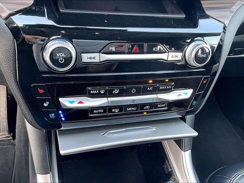 Used 2022 Ford Explorer Limited image 20