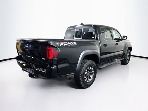 Used 2016 Toyota Tacoma TRD Off-Road w/ Premium & Technology Package image 9