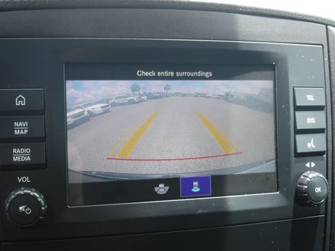 Used 2023 Mercedes-Benz Metris image 19