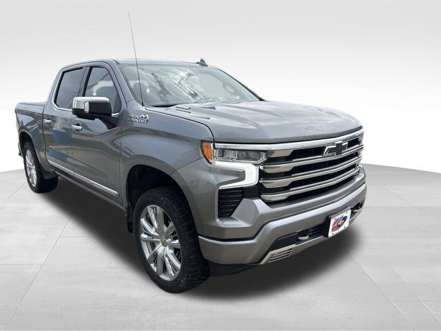Used 2025 Chevrolet Silverado 1500 High Country w/ High Country Premium Package AWD/4WD image 3