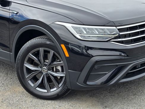Used 2023 Volkswagen Tiguan SE AWD/4WD image 9