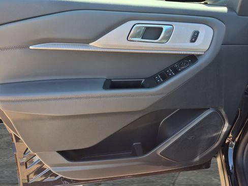 New 2026 Ford Explorer Active RWD image 19