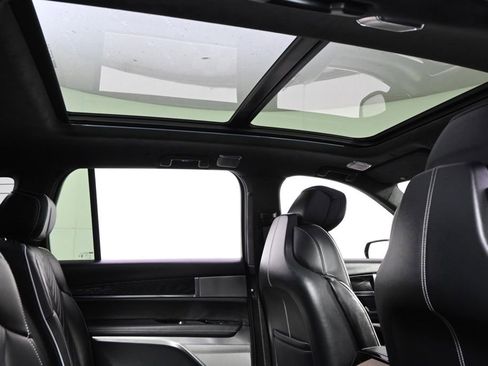 Certified 2026 Cadillac Vistiq Premium Luxury w/ LPO, Floor Liner Package AWD/4WD image 17