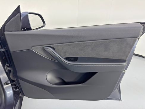 Used 2020 Tesla Model Y Performance image 44