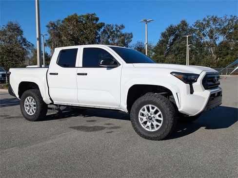 Used 2024 Toyota Tacoma SR image 2