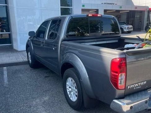 Used 2019 Nissan Frontier SV w/ Value Truck Package RWD image 6
