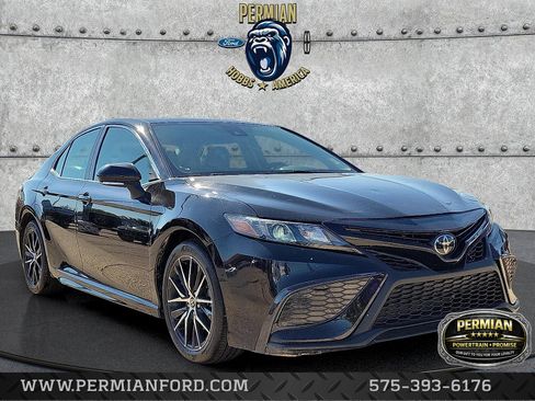 Used 2023 Toyota Camry SE image 6
