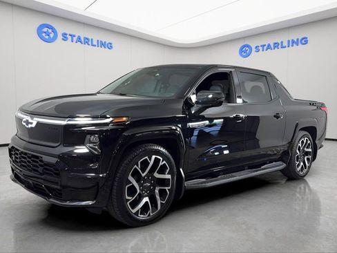 Used 2024 Chevrolet Silverado EV RST AWD/4WD image 1