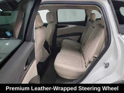 Used 2020 Lincoln Nautilus FWD w/ Equipment Group 101A image 11