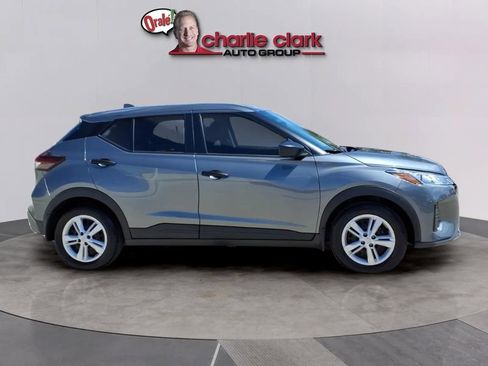 Used 2025 Nissan Kicks Play S image 6