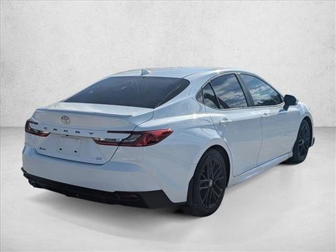 Used 2025 Toyota Camry SE FWD image 5