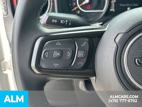 Used 2025 Jeep Wrangler Unlimited Rubicon AWD/4WD image 29