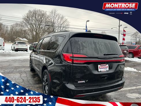 New 2026 Chrysler Pacifica Limited w/ Uconnect Theater Family Group AWD/4WD image 3