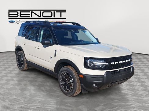 New 2025 Ford Bronco Sport Outer Banks image 3