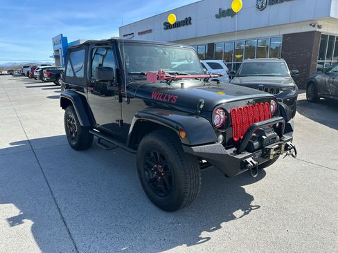 Used 2017 Jeep Wrangler Sport image 4