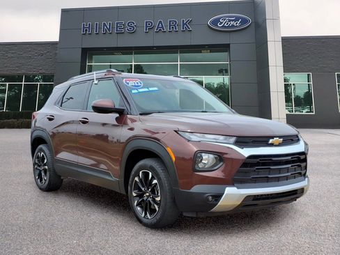 Used 2022 Chevrolet TrailBlazer LT AWD/4WD image 1