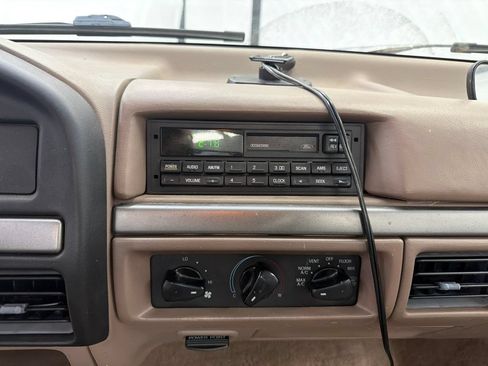 Used 1994 Ford F150 XL RWD image 19