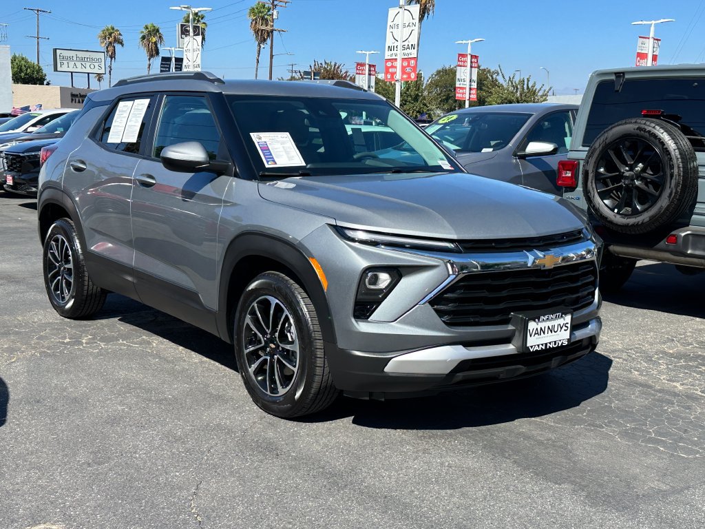 Used 2025 Chevrolet TrailBlazer LT FWD image 9
