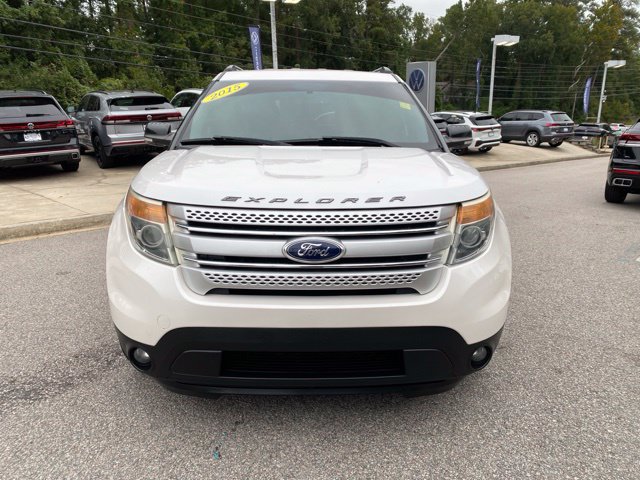 Used 2015 Ford Explorer XLT w/ Equipment Group 202A FWD image 2