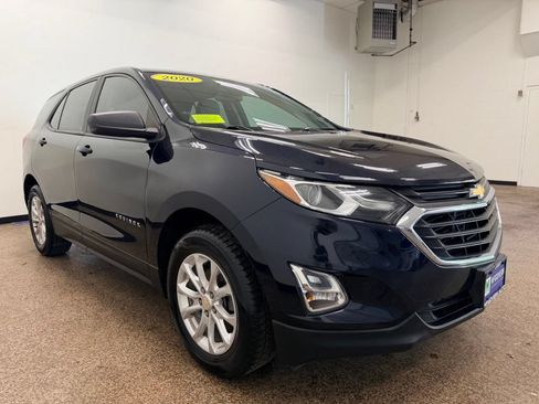 Used 2020 Chevrolet Equinox LS AWD/4WD image 9