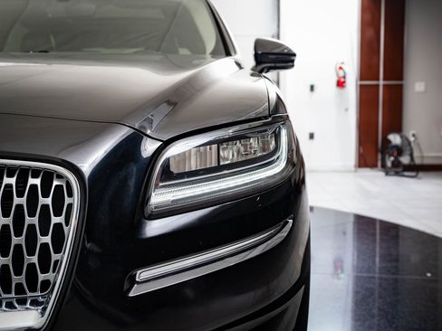 Used 2022 Lincoln Nautilus Reserve w/ Equipment Group 201A image 15