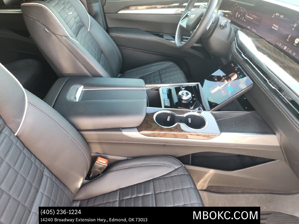 Used 2025 Cadillac Escalade Sport Platinum w/ LPO, Floor Liner Package AWD/4WD image 12