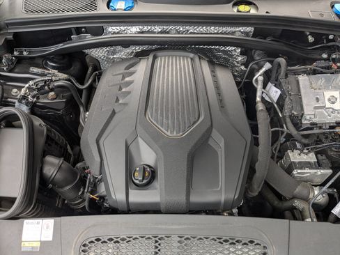 Certified 2023 Porsche Macan Turbo AWD/4WD image 29