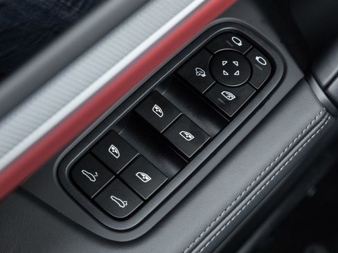 New 2026 Porsche Cayenne Coupe AWD/4WD image 20