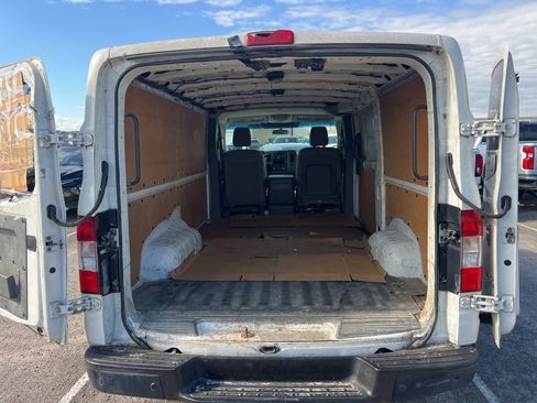 Used 2015 Nissan NV 2500 SV w/ Side & Curtain Airbag Package image 18