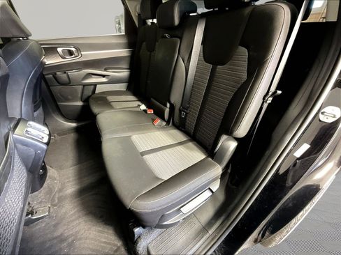 Certified 2023 Kia Sorento LX FWD image 19