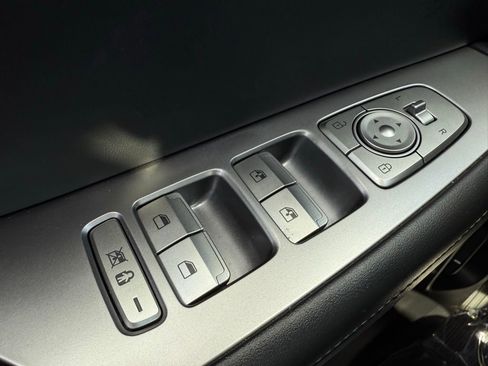 Used 2023 Hyundai Palisade SEL w/ Premium Package image 21