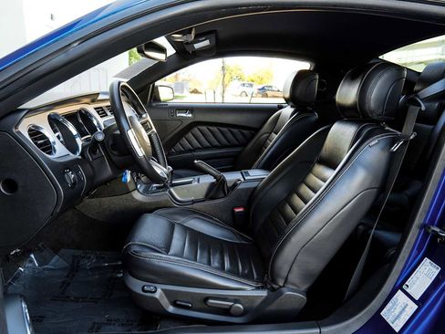 Used 2013 Ford Mustang GT Premium w/ Comfort Pkg image 4