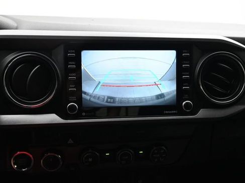 Used 2020 Toyota Tacoma TRD Off-Road AWD/4WD image 7