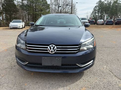 Used 2012 Volkswagen Passat 2.5 SE FWD image 3
