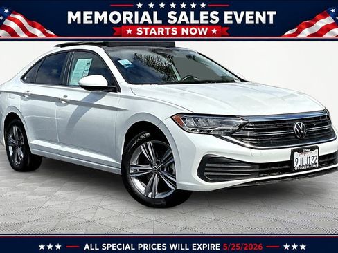 Used 2023 Volkswagen Jetta SE FWD image 1