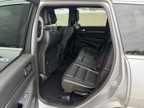 Used 2020 Jeep Grand Cherokee Overland AWD/4WD image 16