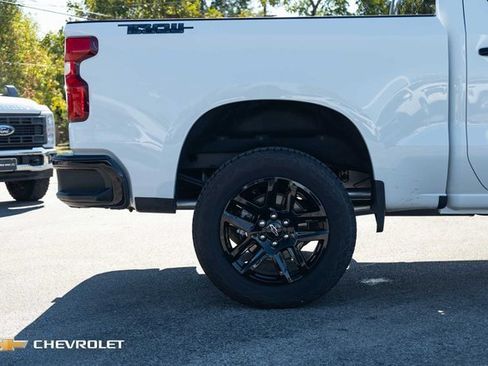 Used 2025 Chevrolet Silverado 1500 LT Trail Boss w/ Dark Appearance Package image 6